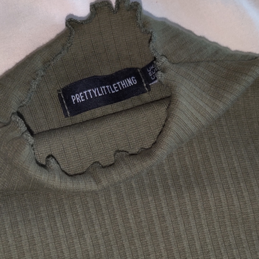 🏷️ 3/$15 SALE  Khaki Green bodysuit - Picture 2 of 9